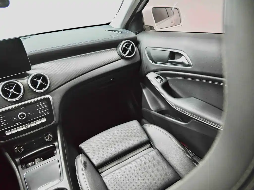 Mercedes-Benz GLA 2019 — фото 36