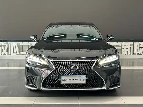 Lexus LS 2021