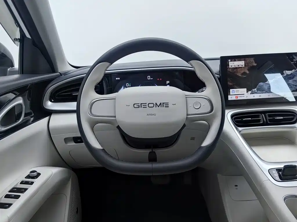 Geely Galaxy Starwish 2025 — фото 11