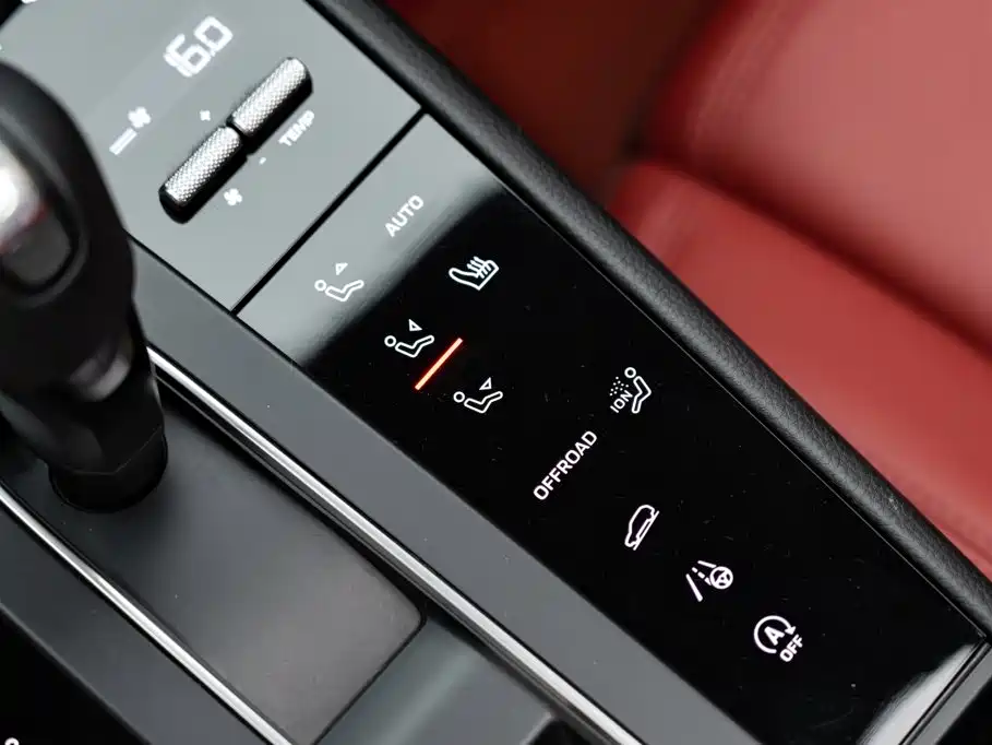 Porsche Macan 2023 — фото 21