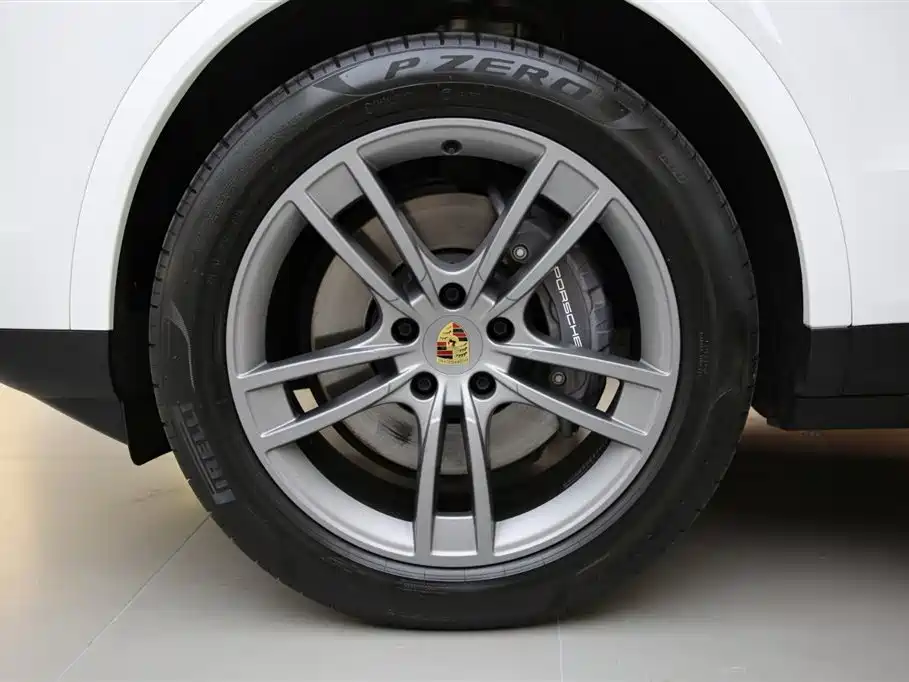 Porsche Cayenne 2023 — фото 18