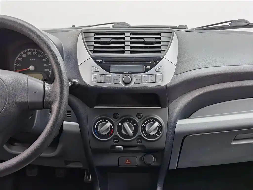 Suzuki Alto 2015 — фото 12