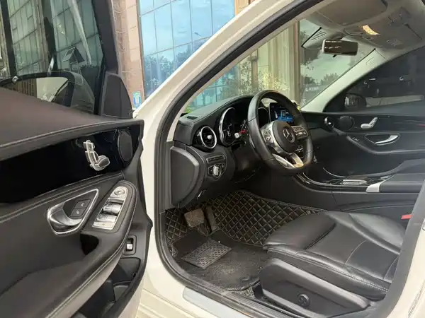 Mercedes-Benz C-Class 2020