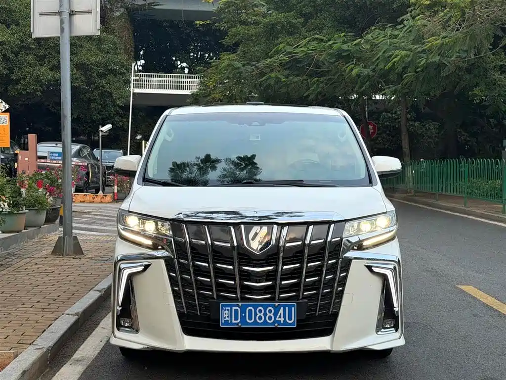 Toyota Alphard 2021 — фото 2