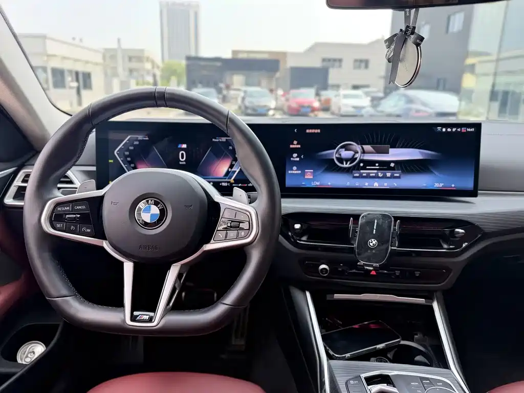 BMW 4 Series 2025 — фото 10