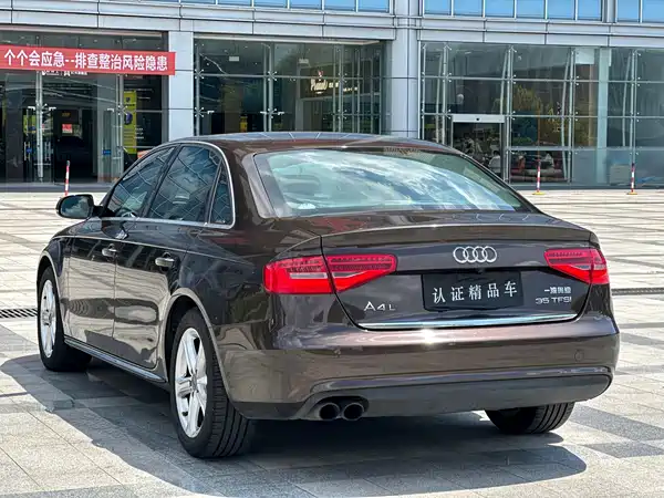 Audi A4L 2015