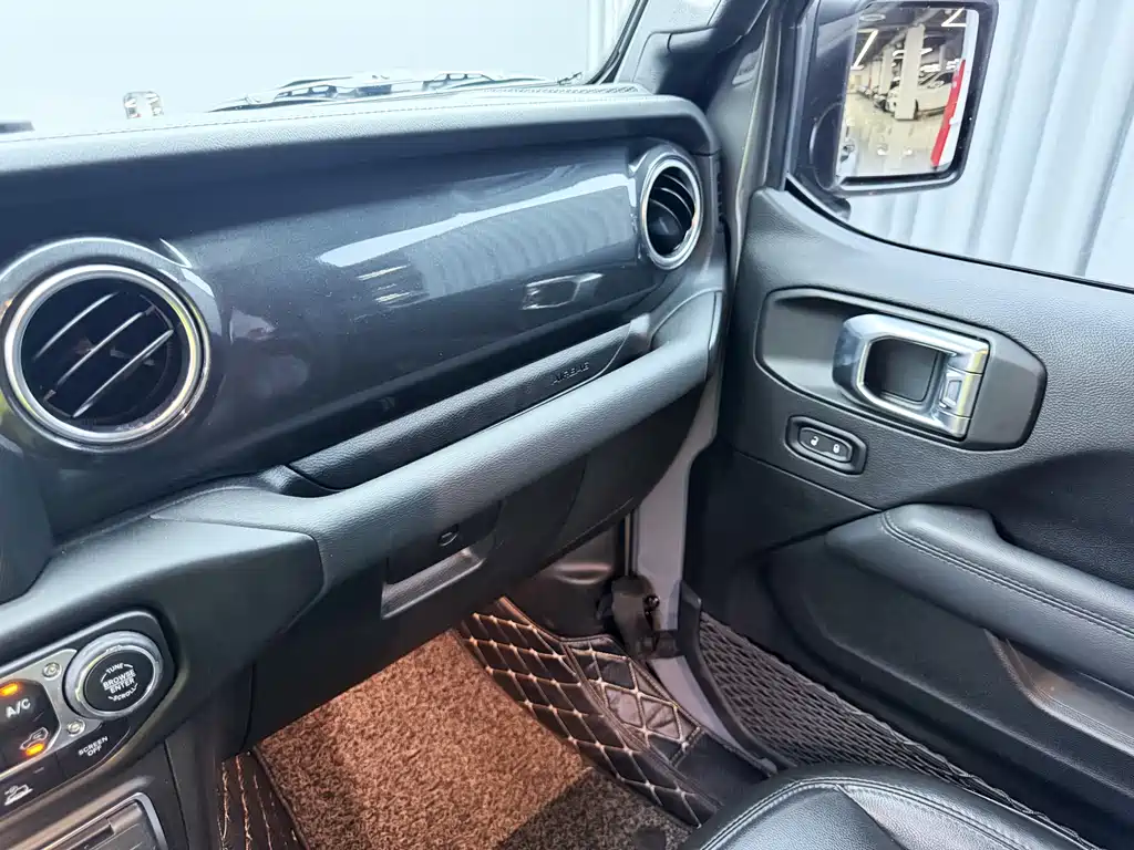 Jeep Wrangler 2022 — фото 21