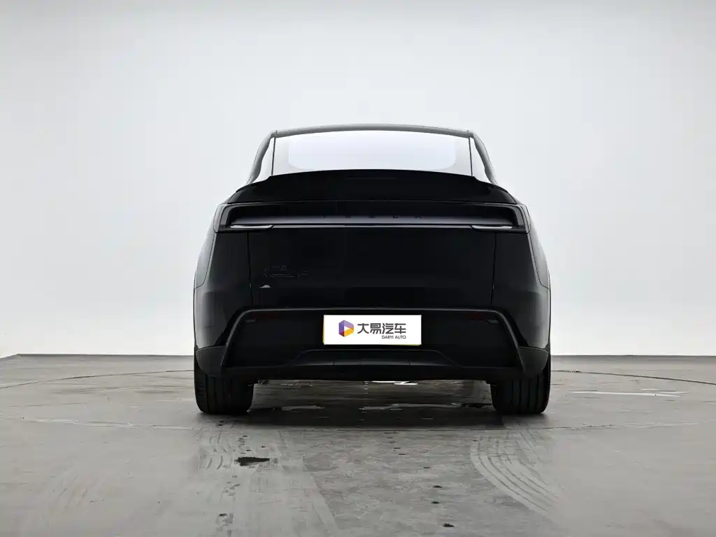 Tesla Model Y L 2026 — фото 4