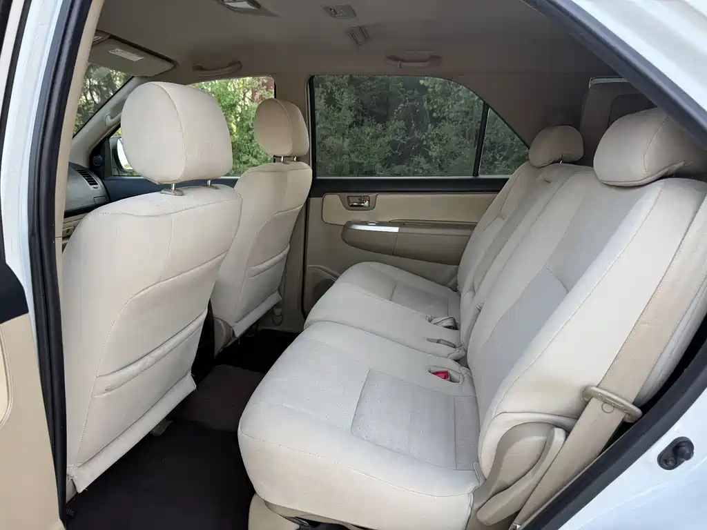 Toyota Fortuner 2016 — фото 13