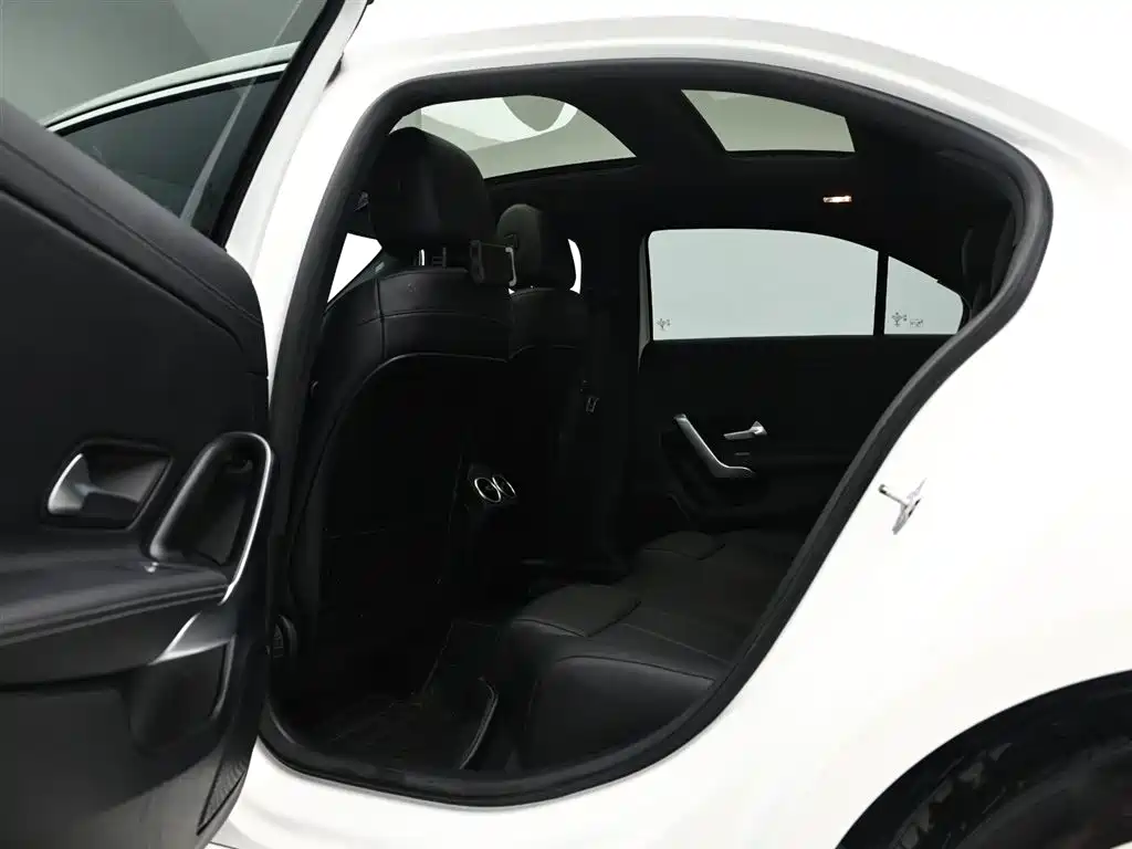 Mercedes-Benz A-Class 2021 — фото 14