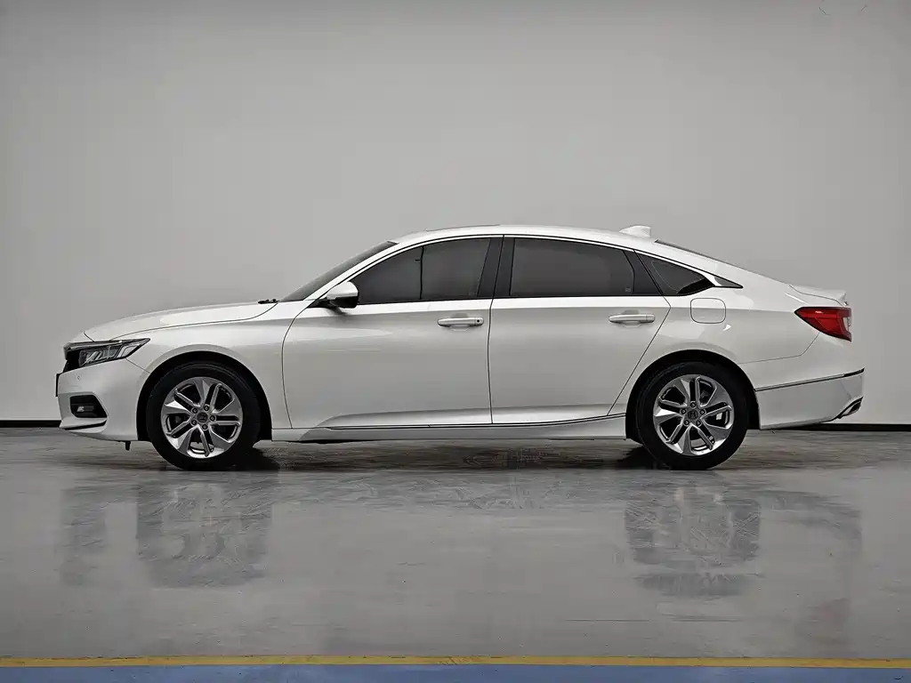 Honda Accord 2019 — фото 17