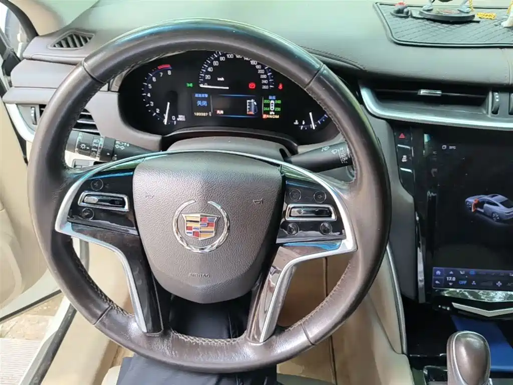 Cadillac XTS 2016 — фото 11
