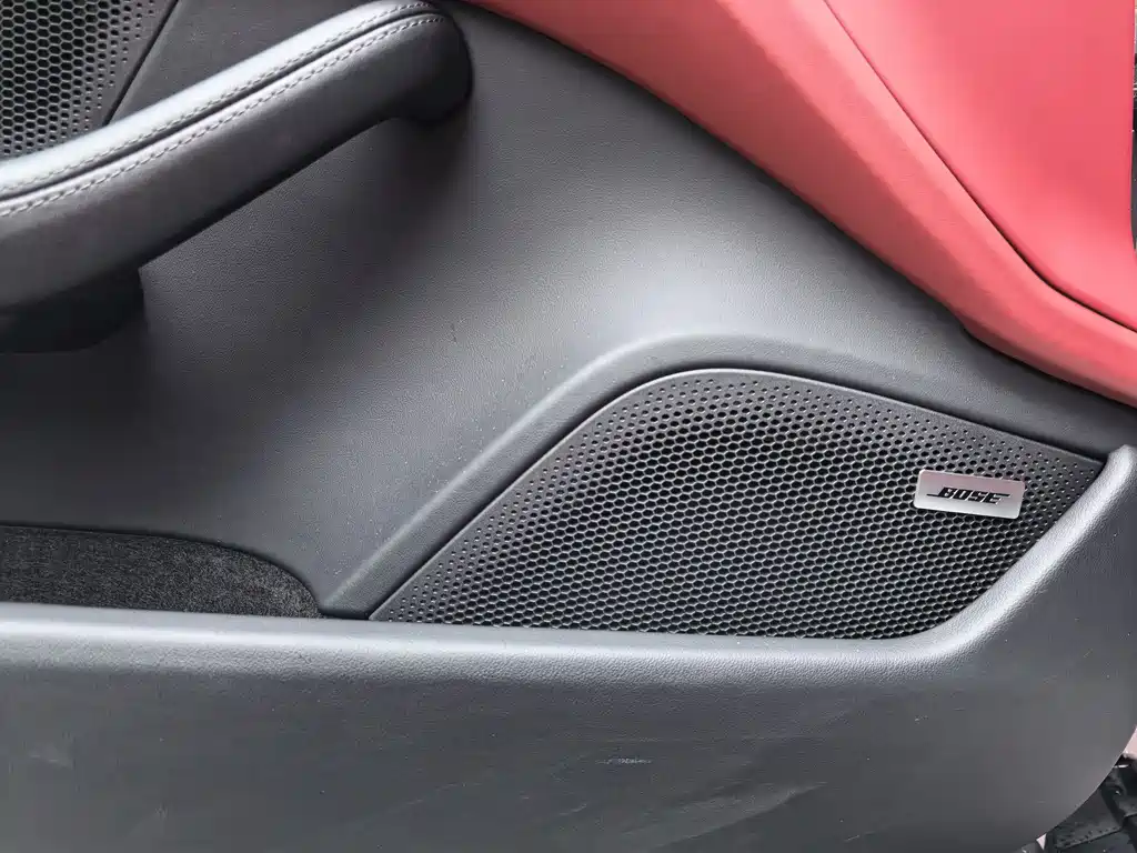 Porsche Taycan 2025 — фото 8