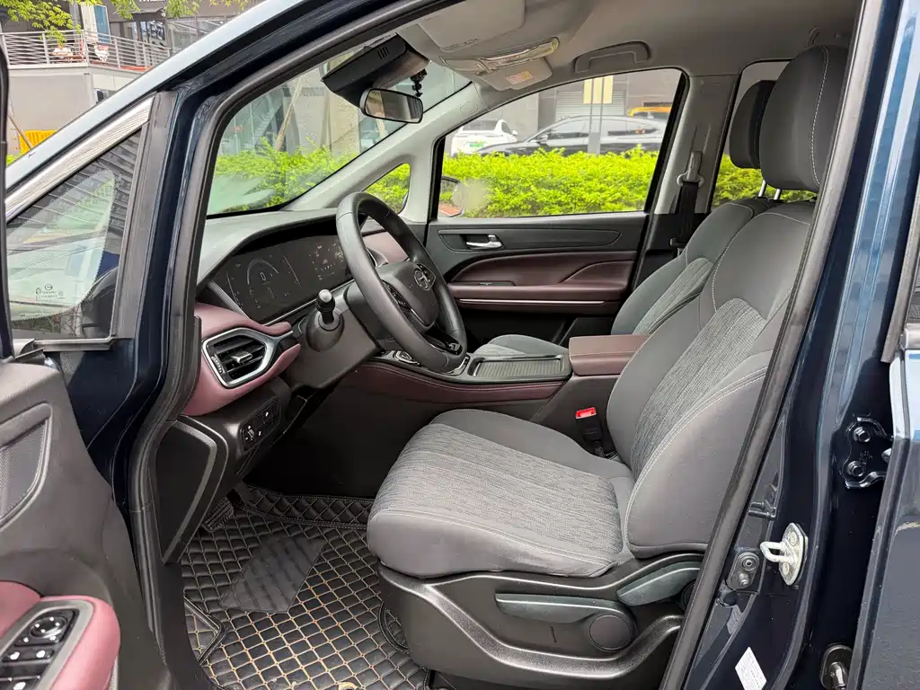 GAC Motor Trumpchi M6 2023 — фото 11