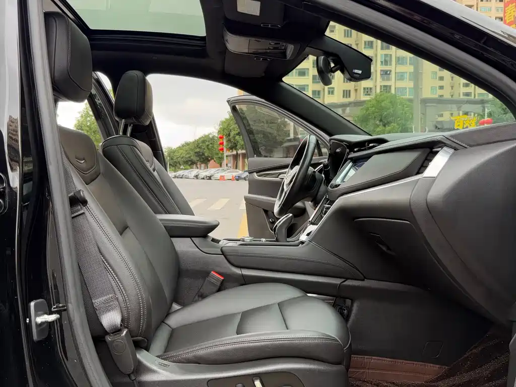 Cadillac XT5 2020 — фото 24