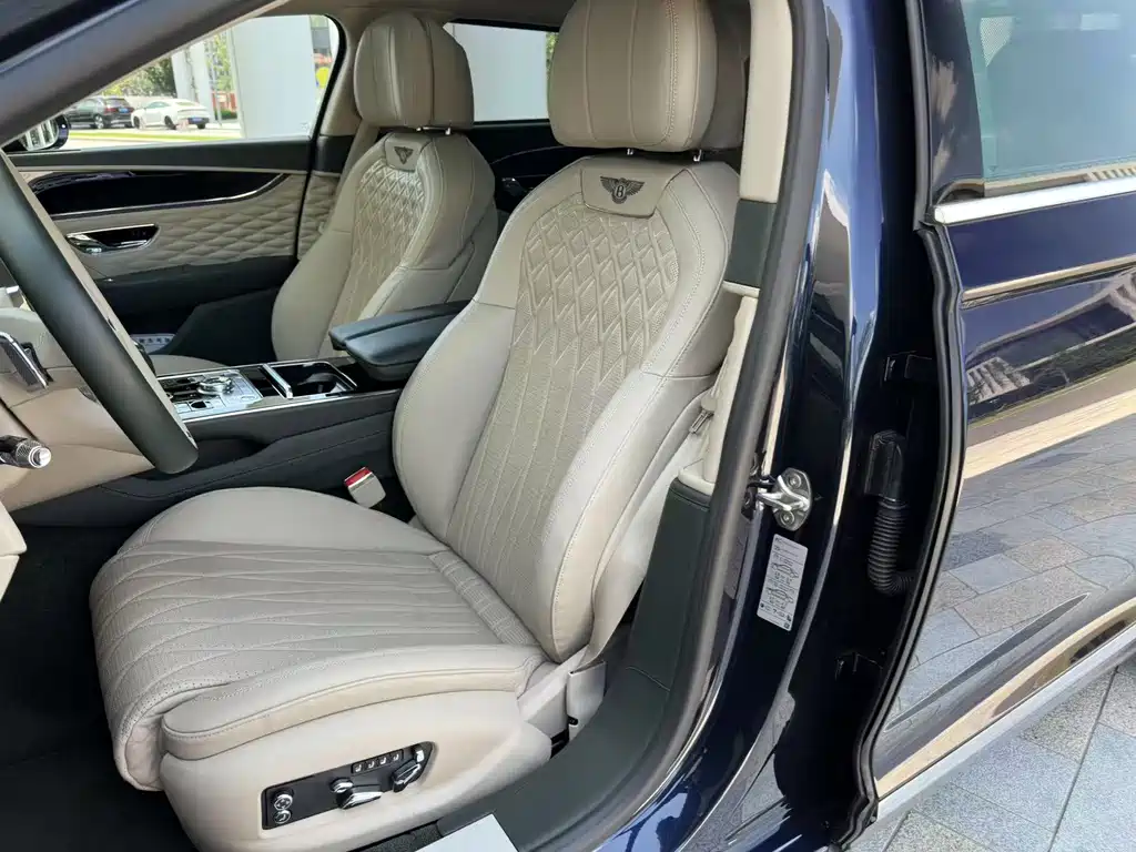 Bentley Flying Spur 2022 — фото 10