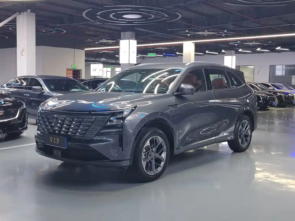 Changan CS75PLUS 2024 — фото 1