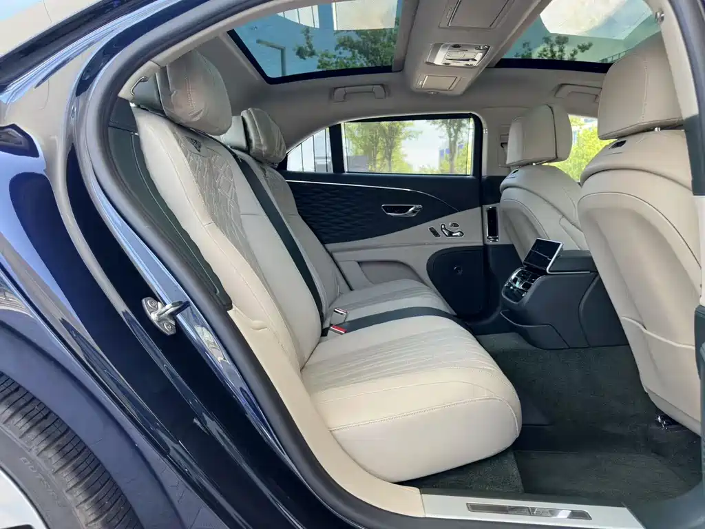 Bentley Flying Spur 2022 — фото 13