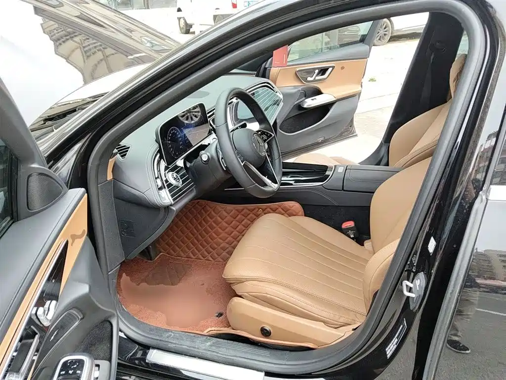 Mercedes-Benz E-Class 2025 — фото 13