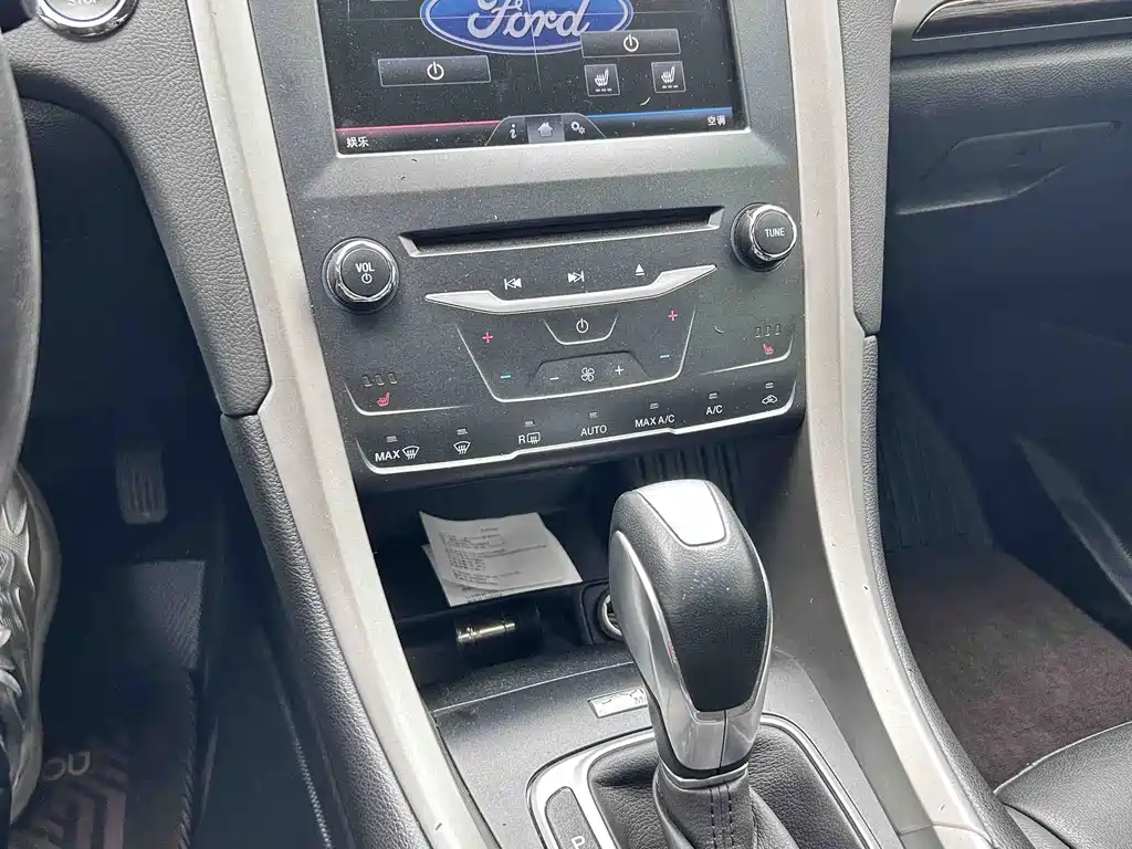 Ford Mondeo 2015 — фото 7