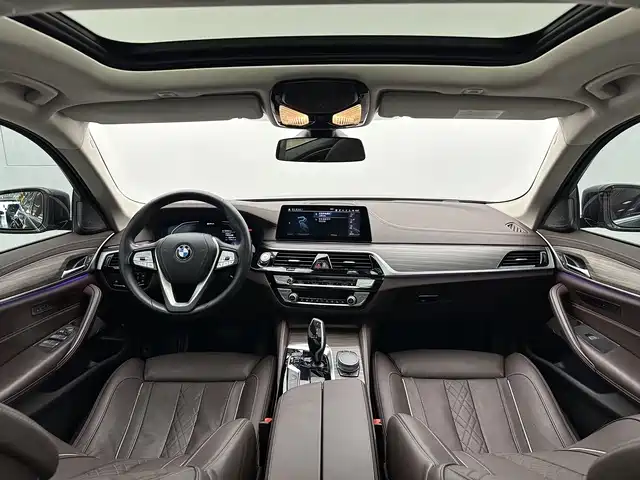 BMW 5 Series New Energy 2020 — фото 9
