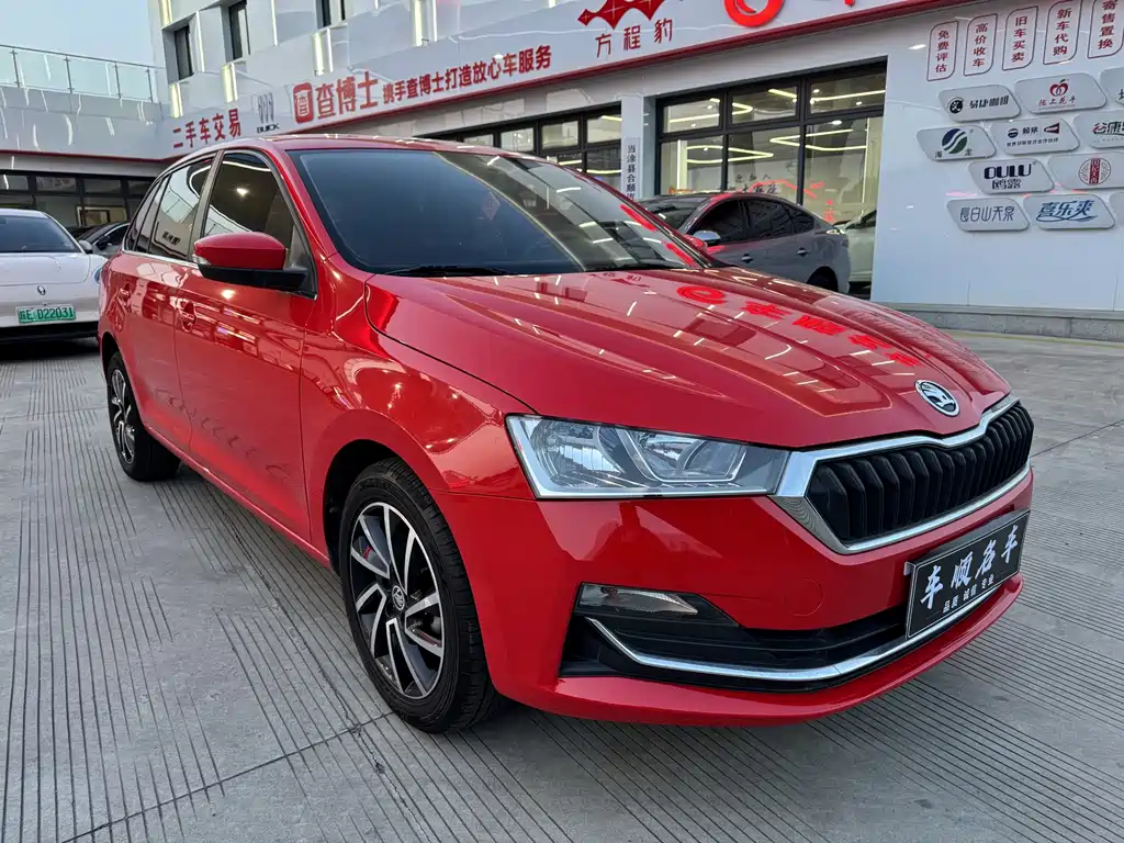 Skoda Rapid Spaceback 2020 — фото 3