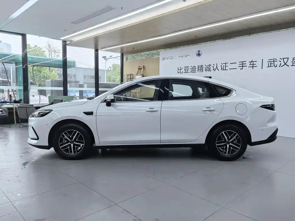 BYD Seal 05 DM-i 2025 — фото 7