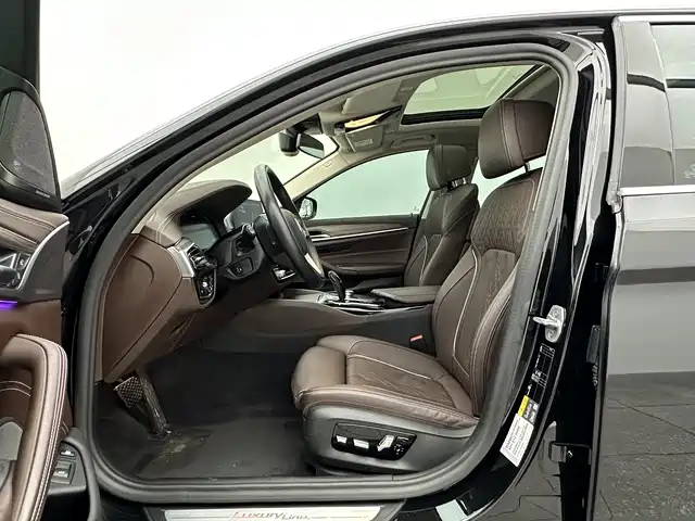 BMW 5 Series New Energy 2020 — фото 12
