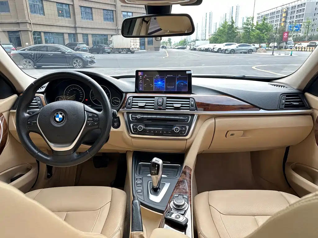 BMW 3 Series 2012 — фото 9