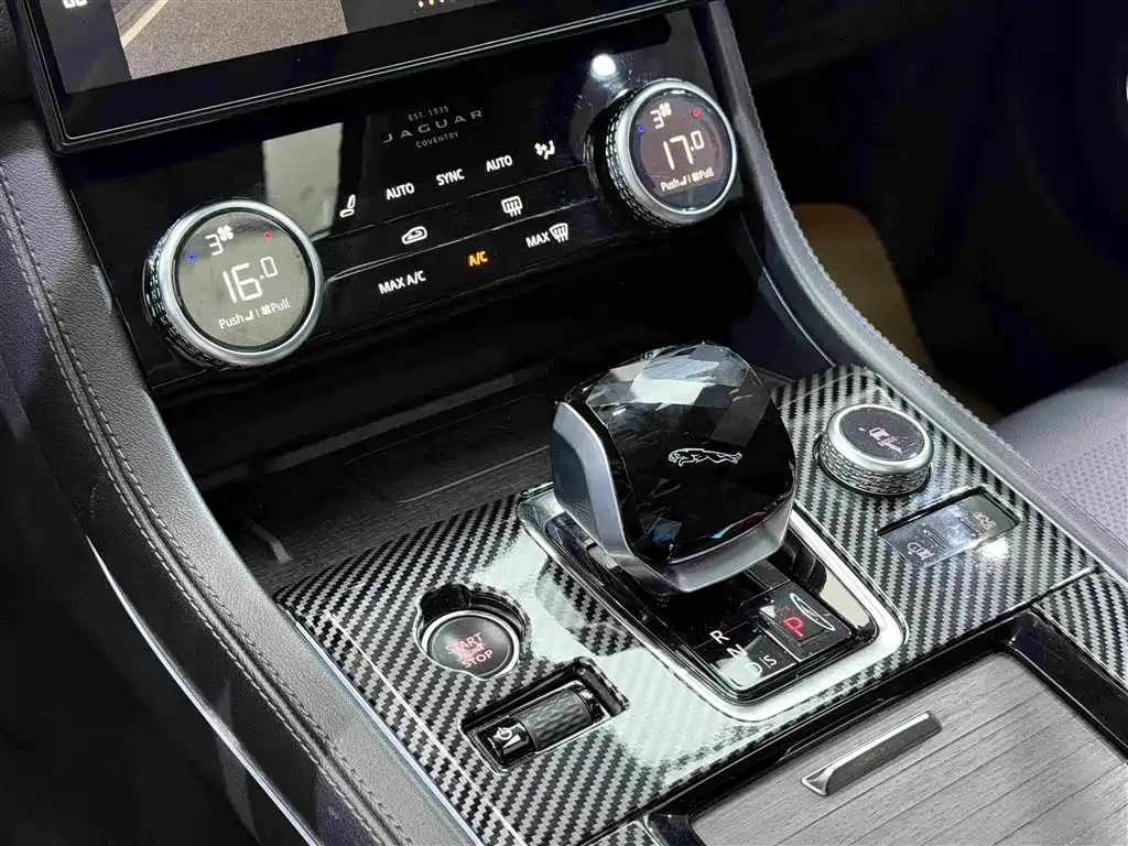 Jaguar XFL 2022 — фото 11