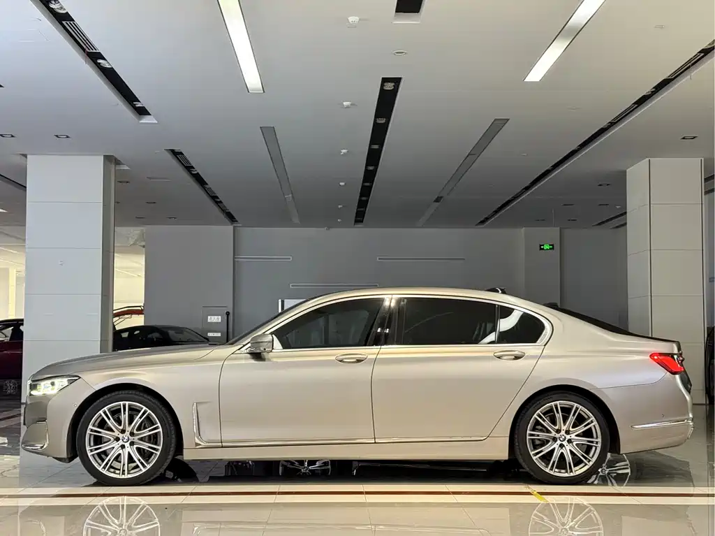 BMW 7 Series 2020 — фото 17