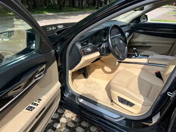 BMW 7 Series 2009