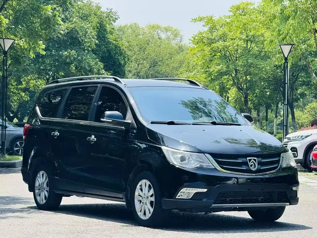 Baojun 730 2015