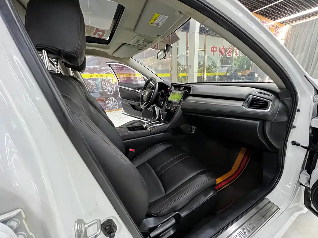 Honda Civic 2018 — фото 15