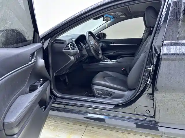 Toyota Camry 2023 — фото 15