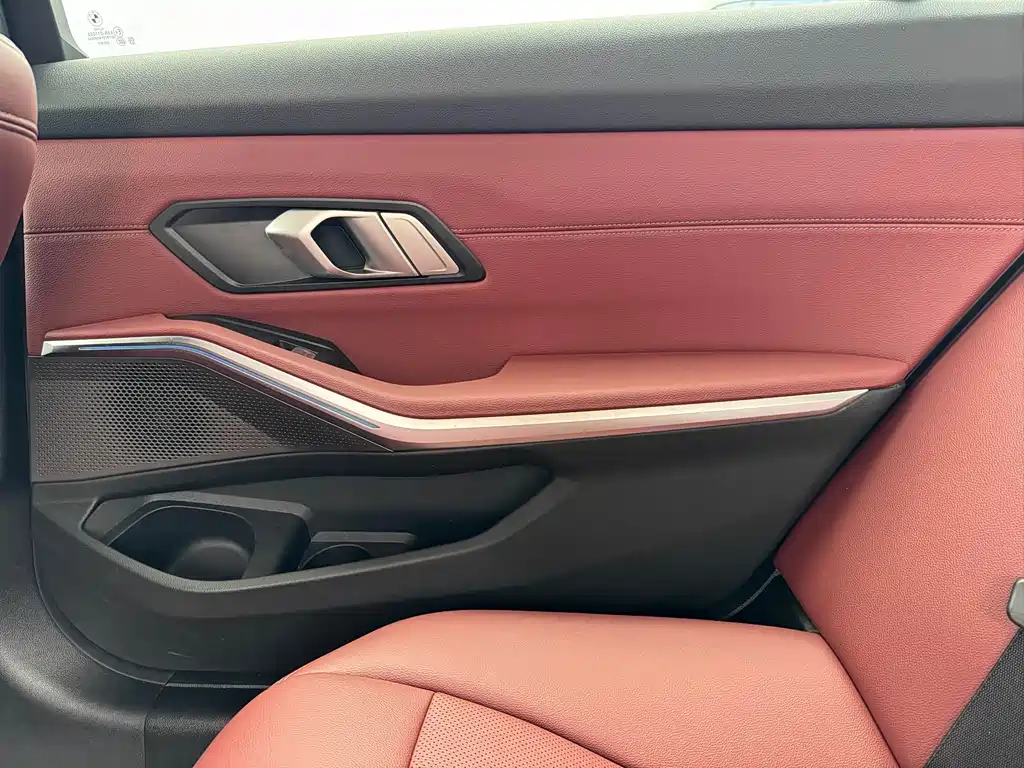 BMW 3 Series 2024 — фото 15