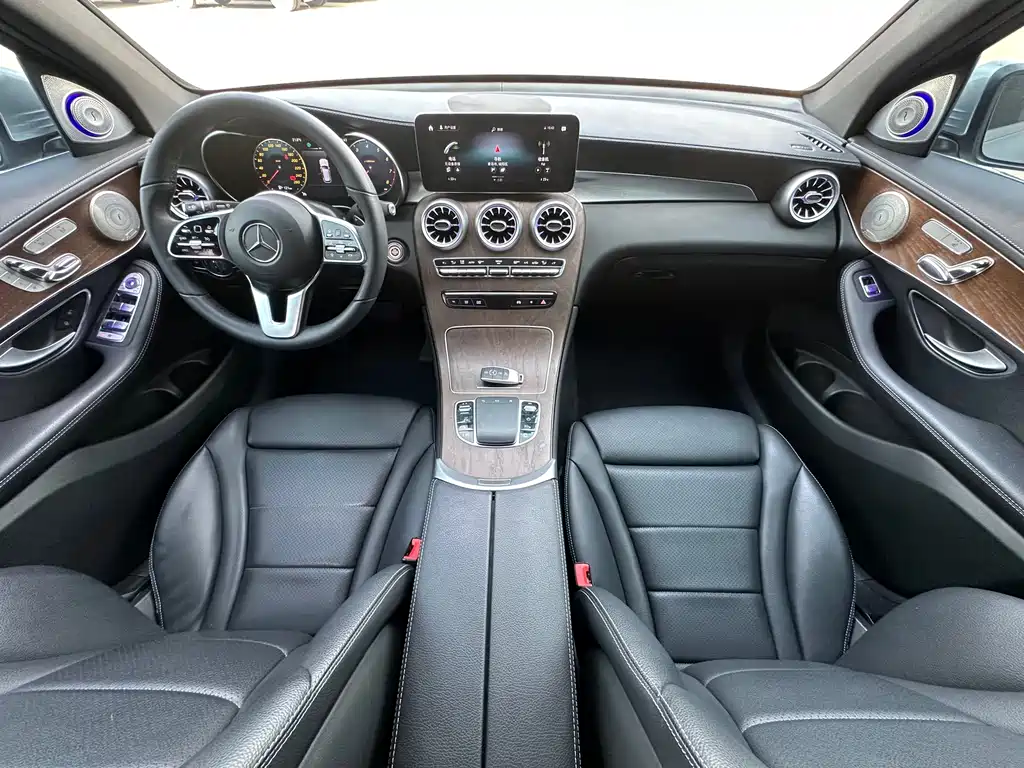 Mercedes-Benz GLC 2023