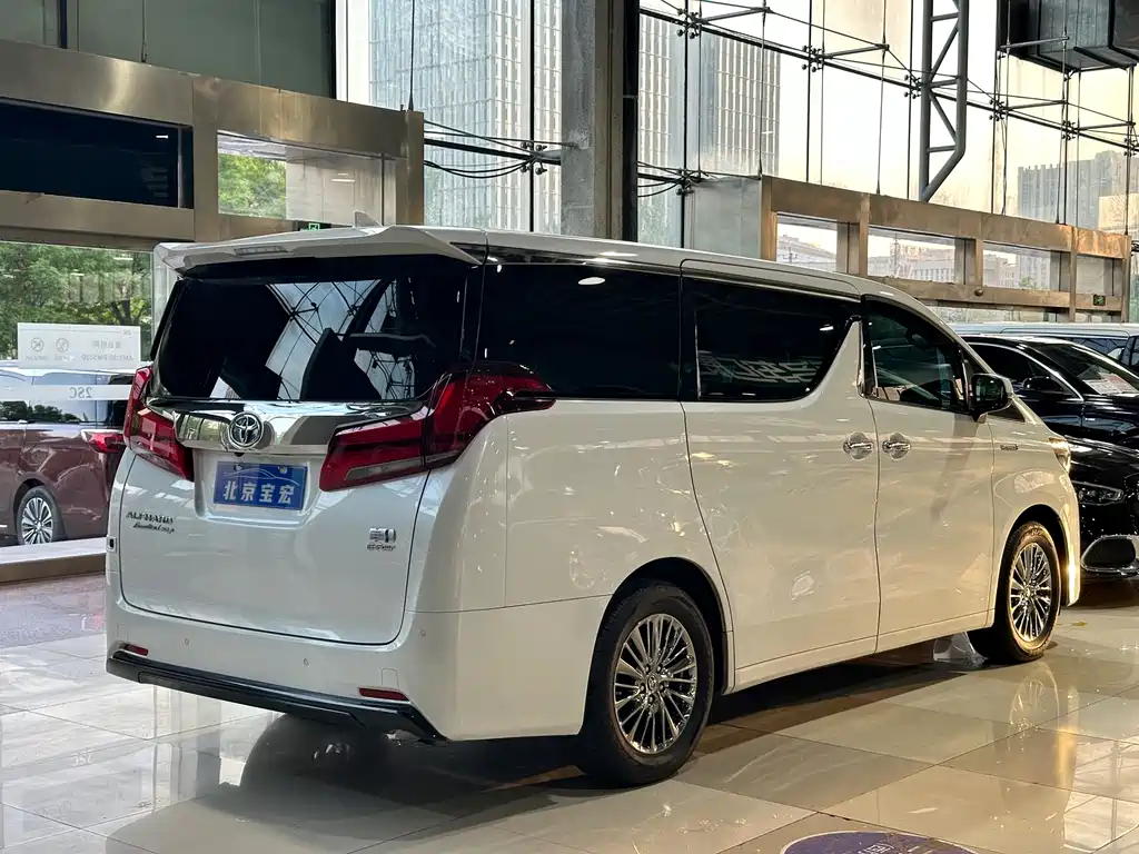 Toyota Alphard 2021 — фото 7