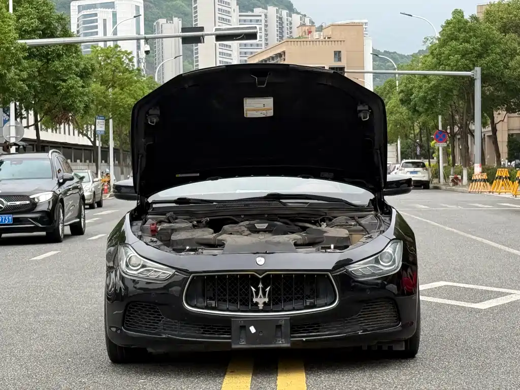 Maserati Ghibli 2017 — фото 18