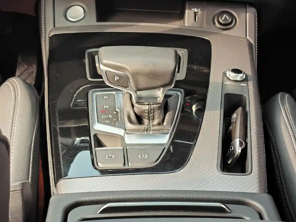 Audi Q5L 2022 — фото 13