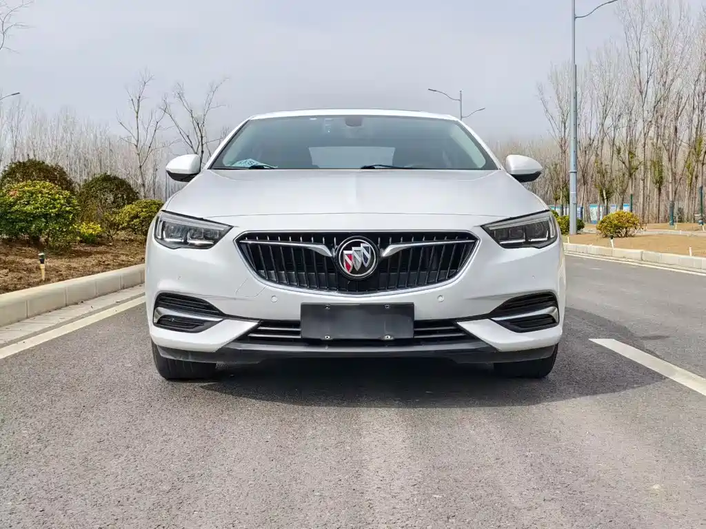Buick Regal 2018 — фото 2