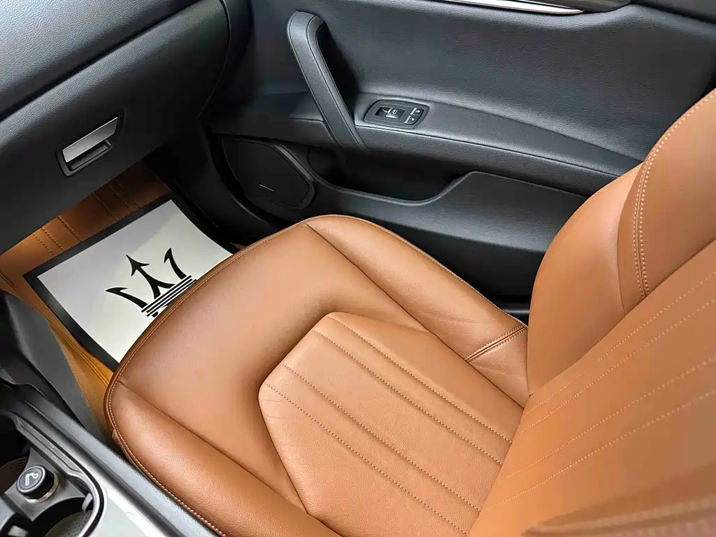 Maserati Ghibli 2021 — фото 27