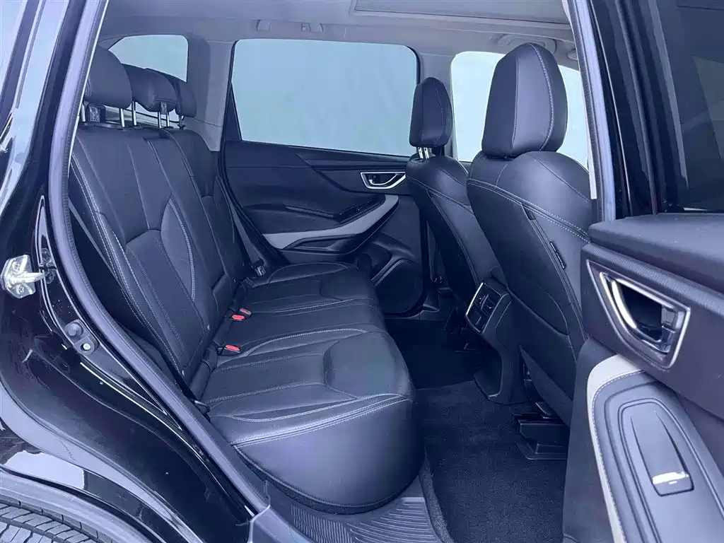 Subaru Forester 2022 — фото 15