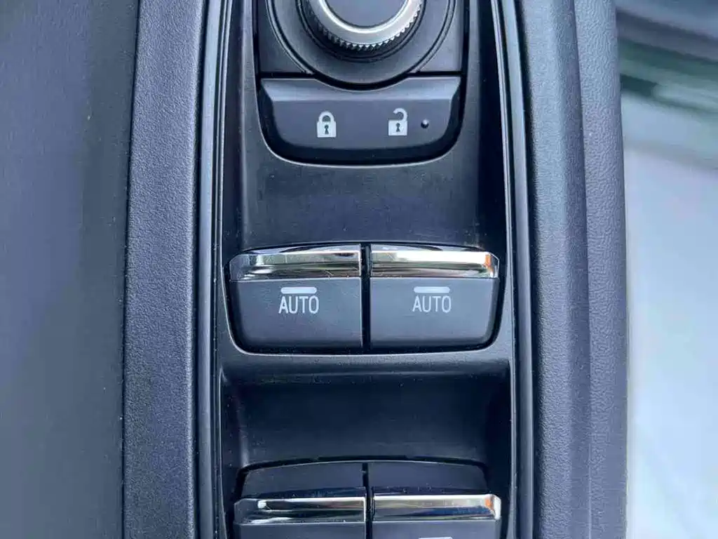 Subaru Forester 2023 — фото 16