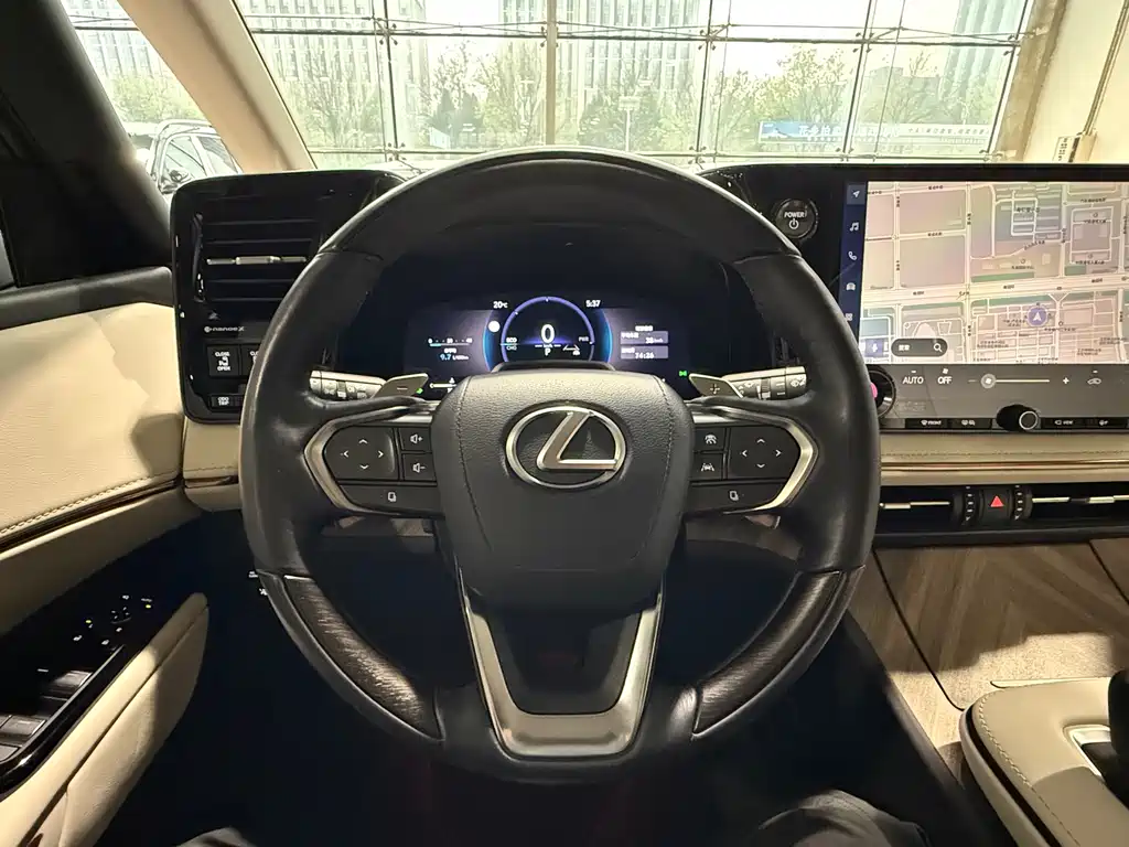 Lexus LM 2024 — фото 14