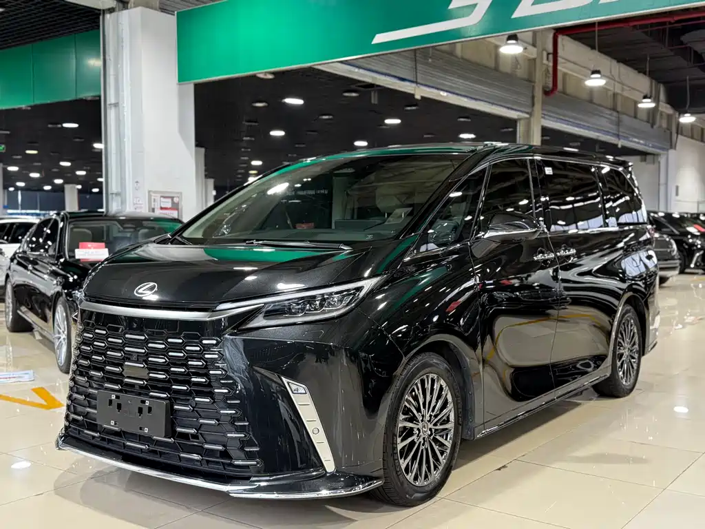 Lexus LM 2024 — фото 1
