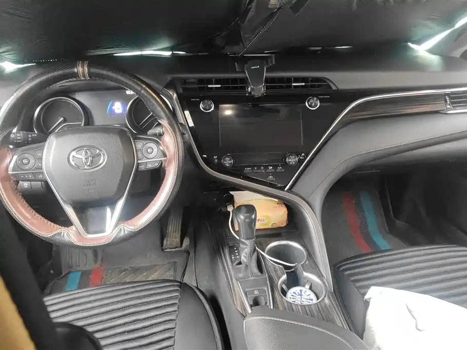 Toyota Camry 2021 — фото 12