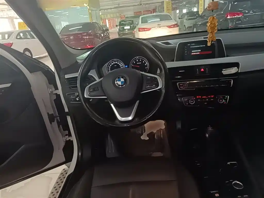 BMW X1 2018 — фото 11