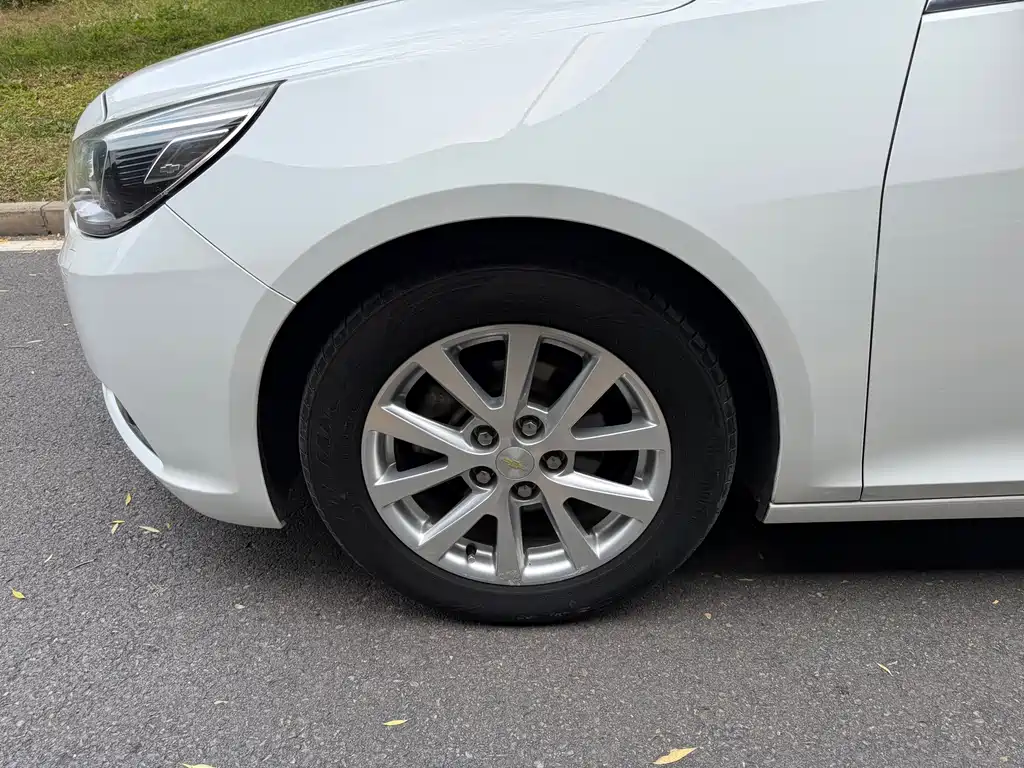 Chevrolet Malibu 2015 — фото 15