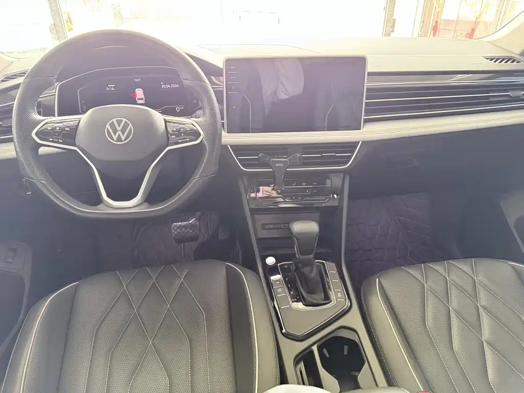 Volkswagen Tiguan L 2023 — фото 13